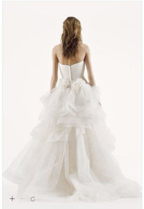 White by Vera Wang '351197' size 0 used wedding dress back view on model
