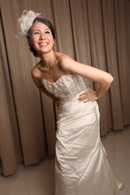 Load image into Gallery viewer, Monique Lhuillier &#39;Magical&#39; size 4 new wedding dress front view on bride
