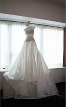 Load image into Gallery viewer, Stephen Yearick &#39;13874&#39; - Stephen Yearick - Nearly Newlywed Bridal Boutique - 4
