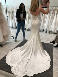 Pronovias 'Drens' size 4 used wedding dress back view on bride