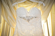 Load image into Gallery viewer, Ivory Lace A-line Wedding Dress - Blue - Nearly Newlywed Bridal Boutique - 2
