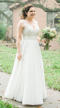 Load image into Gallery viewer, Mori Lee &#39;Majestic&#39; size 12 used wedding dress front view on bride
