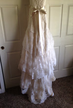 Load image into Gallery viewer, Jim Hjelm &#39;Tara Keely&#39; - Jim Hjelm - Nearly Newlywed Bridal Boutique - 3
