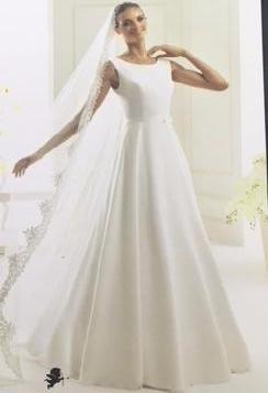 Bianco Evento 'Imperia' size 8 used wedding dress front view on bride