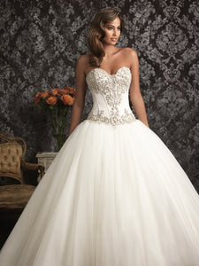 Allure Bridals '9017' size 6 new wedding dress front view on model