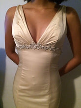 Load image into Gallery viewer, Marisa &#39;805&#39; size 2 used wedding dress front view on bride
