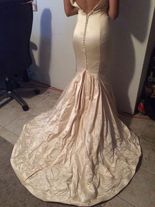 Marisa '805' size 2 used wedding dress back view on bride