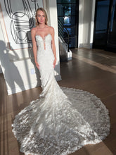 Load image into Gallery viewer, Ines Di Santo &#39;Juno&#39; wedding dress size-02 NEW
