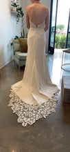 Load image into Gallery viewer, Sarah Seven &#39;Eloise&#39; wedding dress size-04 PREOWNED

