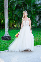 Load image into Gallery viewer, Mori Lee &#39;8175&#39; size 4 used wedding dress front view on bride
