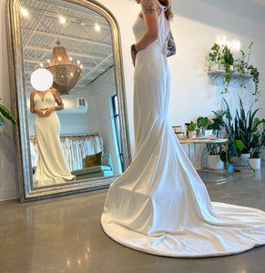 Theia 'UNKOWN' wedding dress size-04 NEW