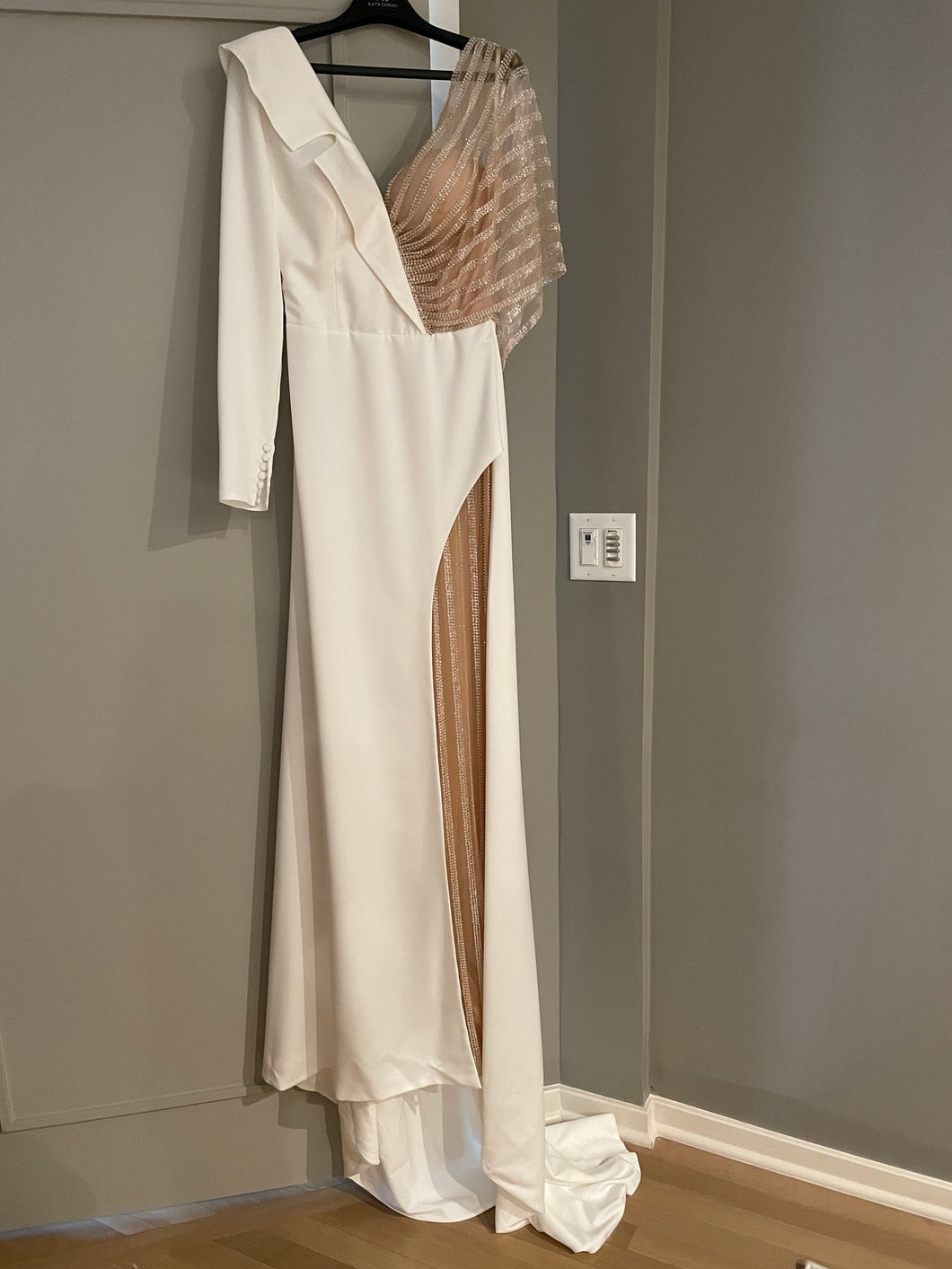 Katy Corso 'Denila' wedding dress size-08 NEW
