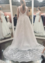 Load image into Gallery viewer, Barbara Kavchok &#39;Demi&#39; wedding dress size-08 NEW
