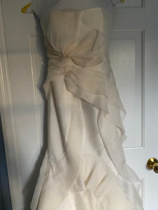 Carolina Herrera 'Unknown' wedding dress size-00 PREOWNED