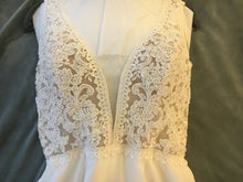 Load image into Gallery viewer, Maggie Sottero &#39;Gabriella&#39; wedding dress size-08 NEW
