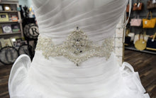 Load image into Gallery viewer, David&#39;s Bridal &#39;SWG492&#39; wedding dress size-08 NEW
