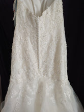 Load image into Gallery viewer, Jewel &#39;wg3760&#39; wedding dress size-04 NEW
