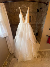 Load image into Gallery viewer, JUSTIN ALEXANDER &#39;88093&#39; wedding dress size-06 NEW

