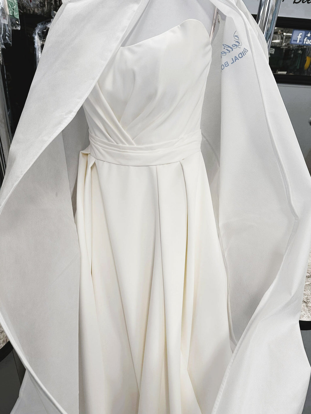 Essense of Australia 'wedding dress Australia' wedding dress size-08 SAMPLE