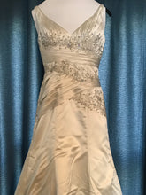 Load image into Gallery viewer, Alfred Sung &#39;20822499&#39; size 8 used wedding dress front view on hanger
