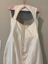 Load image into Gallery viewer, Celia O&#39;Connell &#39;Custom&#39; size 8 used wedding dress back view on hanger
