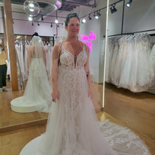Load image into Gallery viewer, Essense of Australia &#39;Ania ES D3324&#39; wedding dress size-06 NEW
