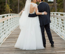 Load image into Gallery viewer, Monique Lhuillier &#39;Rachelle&#39; wedding dress size-10 PREOWNED

