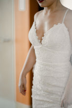 Load image into Gallery viewer, Marchesa &#39;Bridget&#39; wedding dress size-00 PREOWNED
