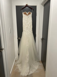 Pronovias 'Drimea' wedding dress size-04 PREOWNED