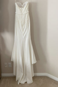 White 1 'Silvia' size 4 used wedding dress back view on hanger