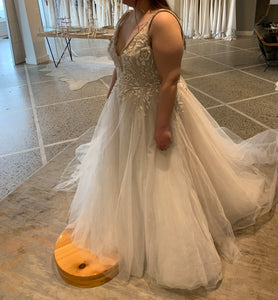 Hayley Paige 'Lauren Gown' wedding dress size-20 NEW