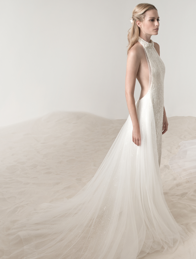 Lee Petra Grebenau 'Elinor' size 4 sample wedding dress side view on model