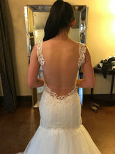 Load image into Gallery viewer, Bridal Gown Studio  &#39;Custom&#39; wedding dress size-02 PREOWNED
