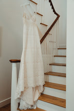Load image into Gallery viewer, Mikaella &#39;Style #2215&#39; wedding dress size-02 PREOWNED
