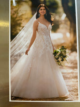 Load image into Gallery viewer, Essense of Australia &#39;D2363IQ&#39; wedding dress size-14 NEW

