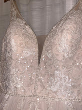 Load image into Gallery viewer, Stella york &#39;8386&#39; wedding dress size-16 SAMPLE
