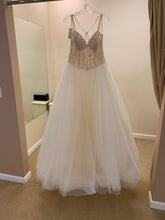 Load image into Gallery viewer, Maggie Sottero &#39;Janessa Marie&#39; wedding dress size-10 NEW
