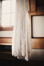 Load image into Gallery viewer, Private Collection &#39;RIsh Bridal&#39; wedding dress size-04 PREOWNED
