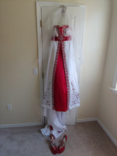 Load image into Gallery viewer, David&#39;s Bridal &#39;Apple Ball Gown&#39; size 6 used wedding dress front view on hanger
