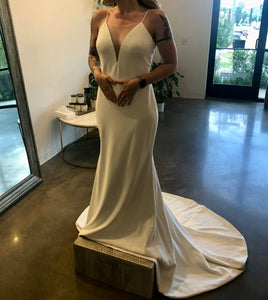 Theia 'UNKOWN' wedding dress size-04 NEW