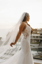 Load image into Gallery viewer, Kitty Chen &#39;Alessandra H2122&#39; wedding dress size-08 PREOWNED
