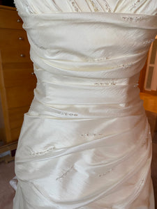 Casablanca 'Not sure ' wedding dress size-06 PREOWNED