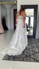 Load image into Gallery viewer, Madi Lane &#39;Brielle&#39; wedding dress size-08 PREOWNED
