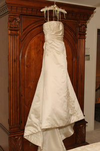 Vera Wang Strapless Gown with Flowers at Bust - Vera Wang - Nearly Newlywed Bridal Boutique - 1