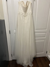 Load image into Gallery viewer, Pronovias &#39;Forza&#39; wedding dress size-08 SAMPLE
