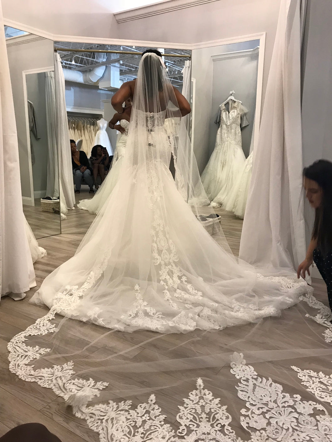 Martina Liana 'Dress: 1029, Veil: AVL0028CR' wedding dress size-10 NEW