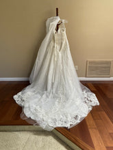 Load image into Gallery viewer, Morilee &#39;3281&#39; wedding dress size-16 NEW

