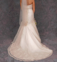 Load image into Gallery viewer, Oleg Cassini &#39;7CWG377&#39; size 0 used wedding dress back view on bride
