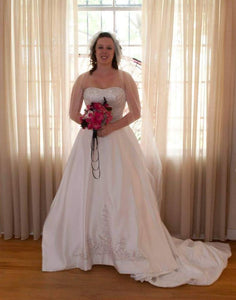  'Ball gown princess dress' wedding dress size-10 PREOWNED