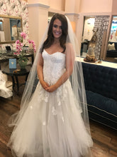 Load image into Gallery viewer, Monique Lhuillier &#39;Jade&#39; size 10 new wedding dress front view on bride
